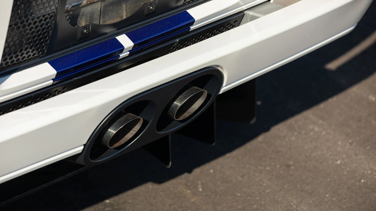 2005 Ford GT 1st Gen - Image 21 of 30