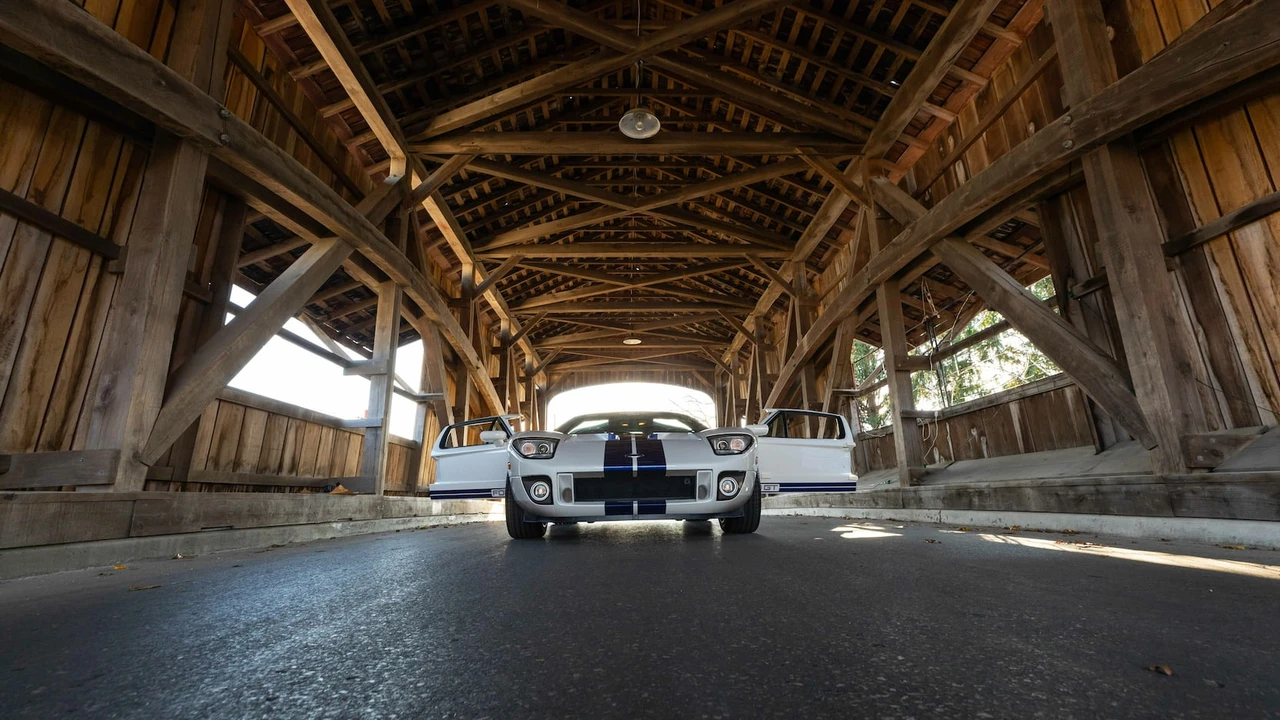 2005 Ford GT 1st Gen - Image 25 of 30