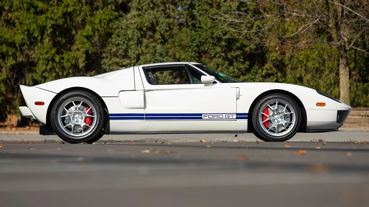 2005 Ford GT 1st Gen - Image 8 of 30
