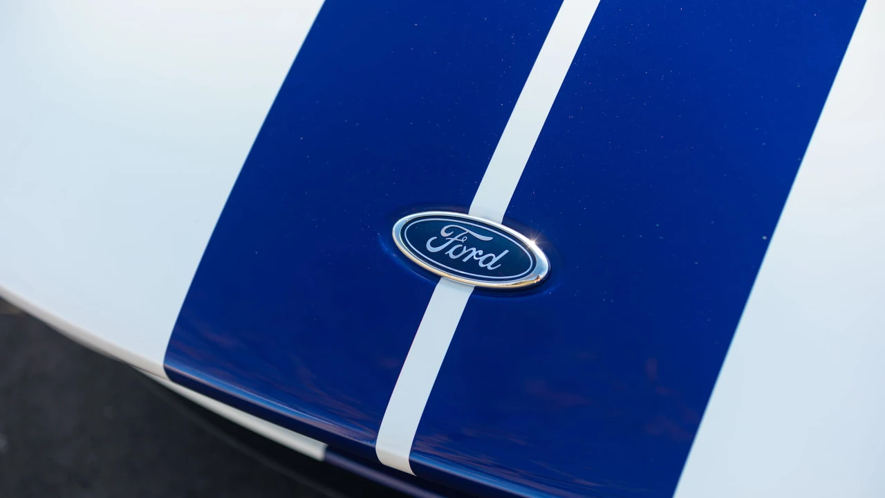 2005 Ford GT 1st Gen - Image 9 of 30