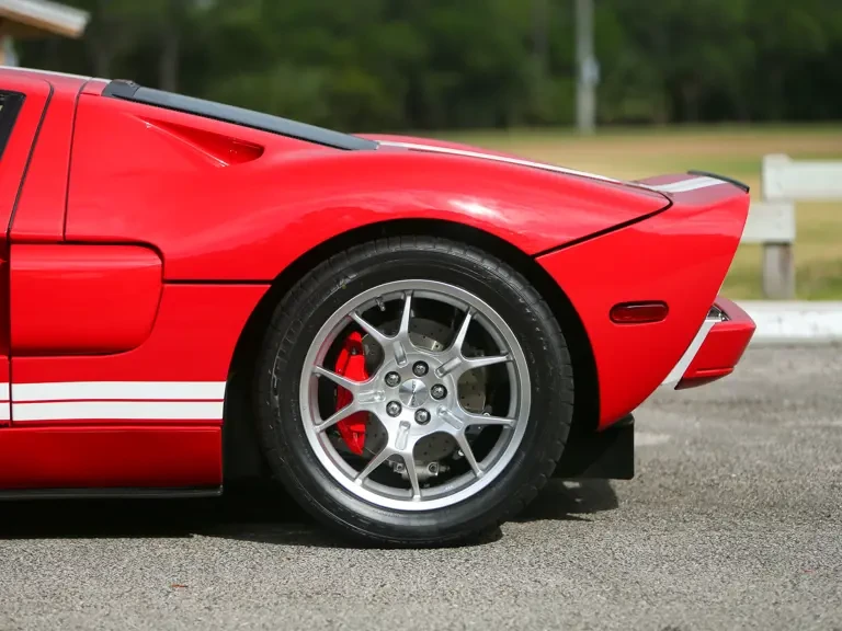 2005 Ford GT 1st Gen - Image 27 of 31