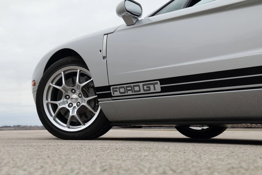 2005 Ford GT 1st Gen - Image 13 of 31