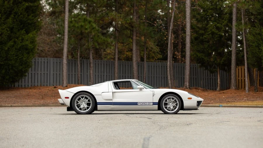 2005 Ford GT 1st Gen - Image 23 of 31