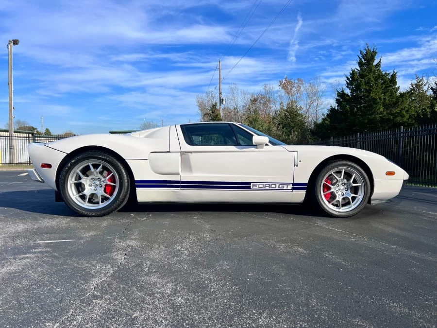 2005 Ford GT 1st Gen - Image 14 of 31