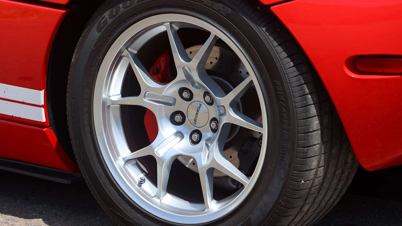 2005 Ford GT 1st Gen - Image 14 of 31