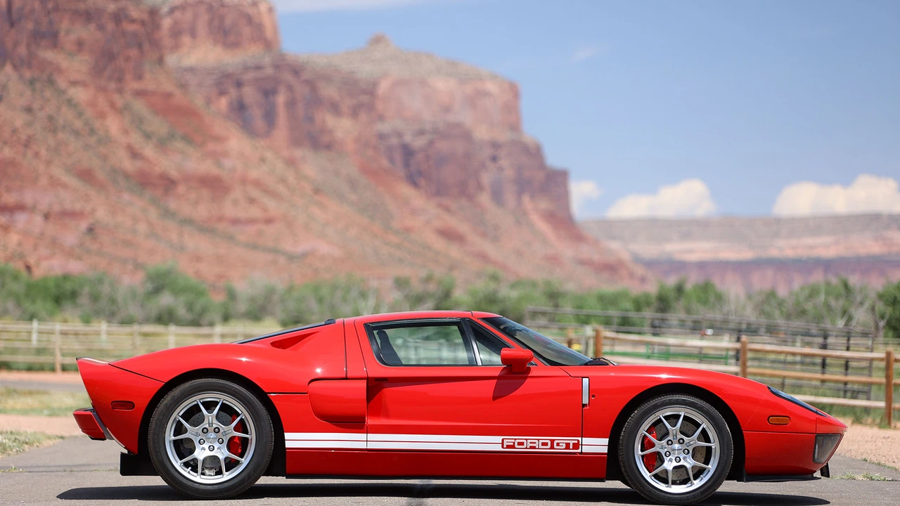 2005 Ford GT 1st Gen - Image 8 of 31