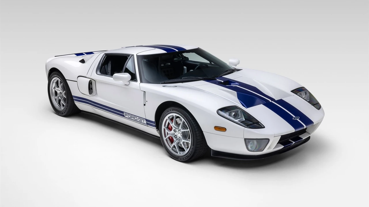 2005 Ford GT 1st Gen - Image 19 of 31