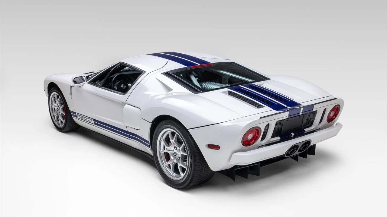 2005 Ford GT 1st Gen - Image 13 of 31