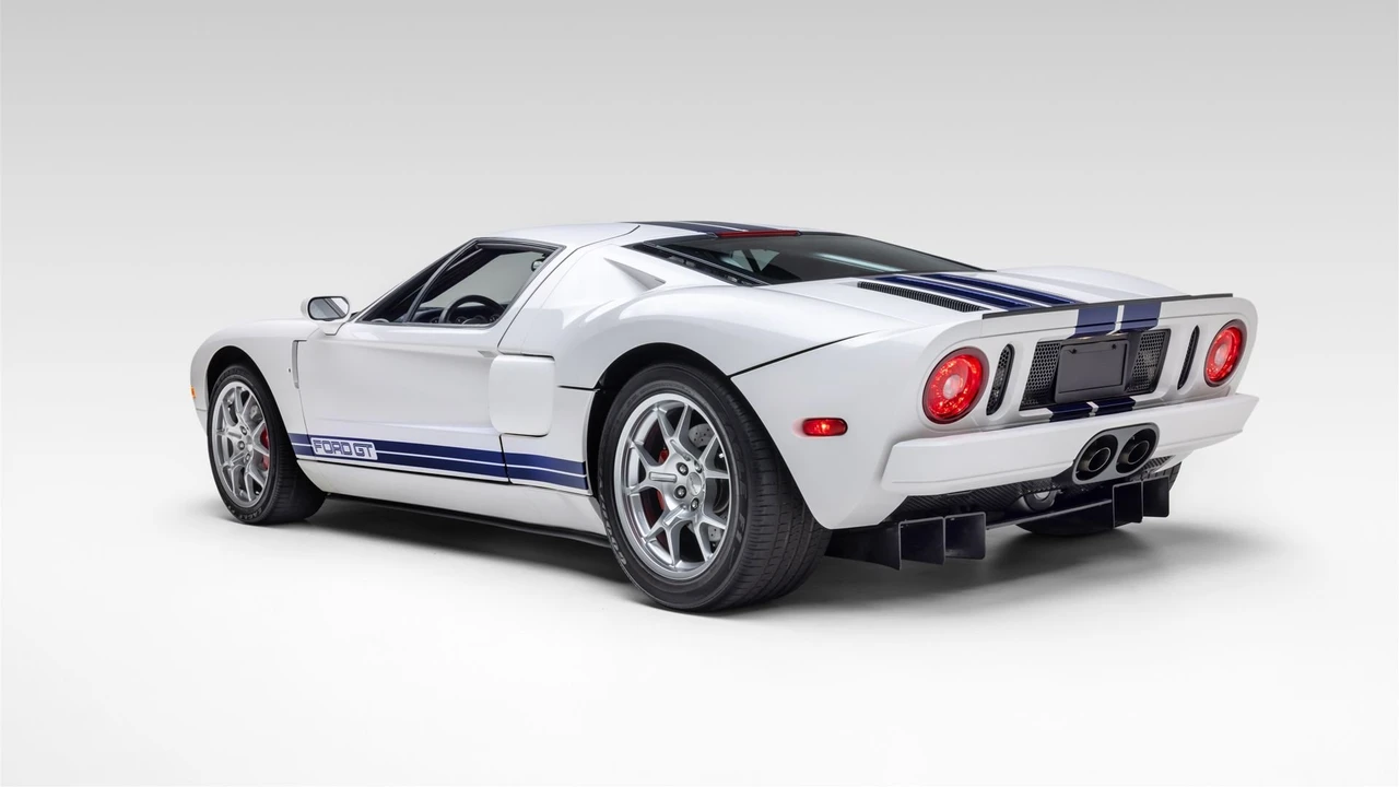 2005 Ford GT 1st Gen - Image 14 of 31