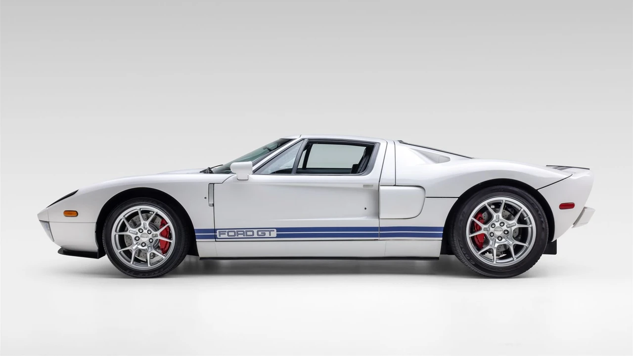 2005 Ford GT 1st Gen - Image 15 of 31