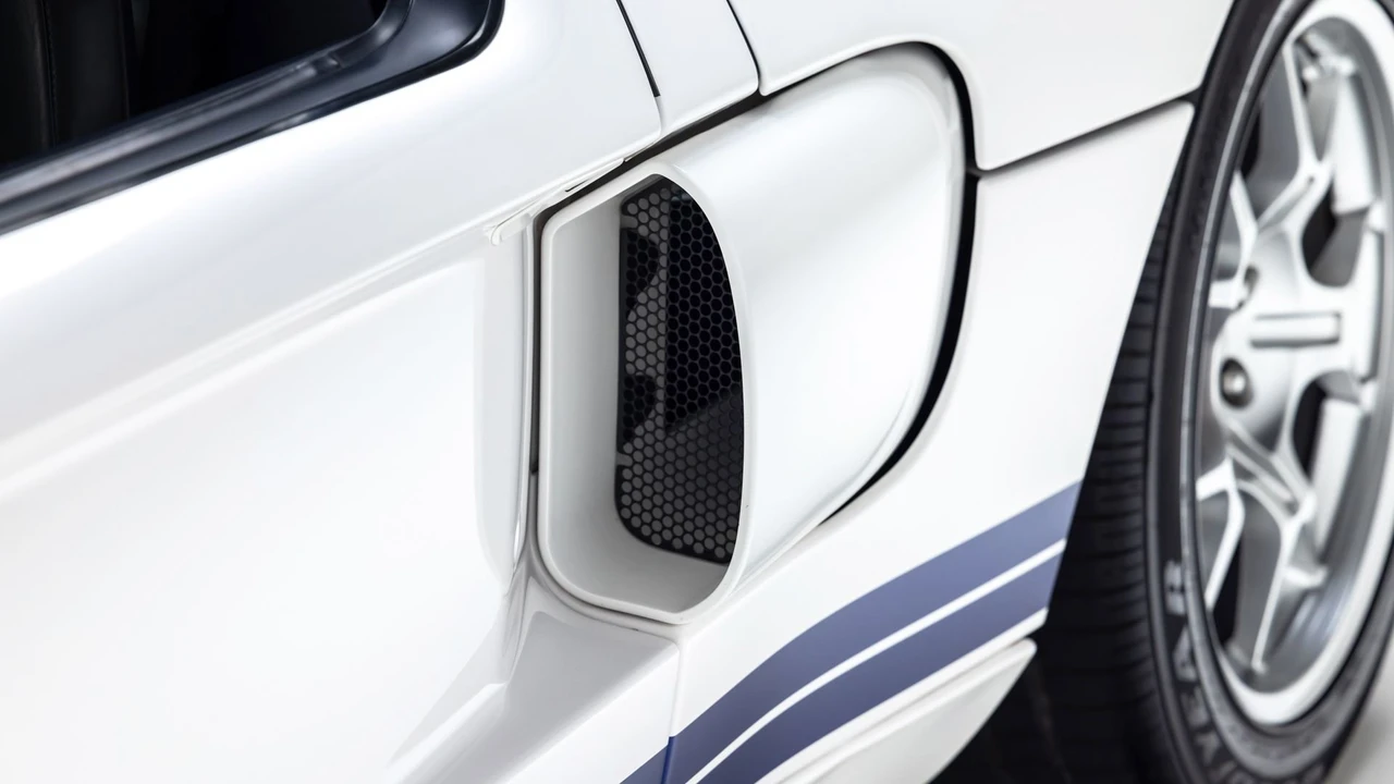 2005 Ford GT 1st Gen - Image 25 of 31