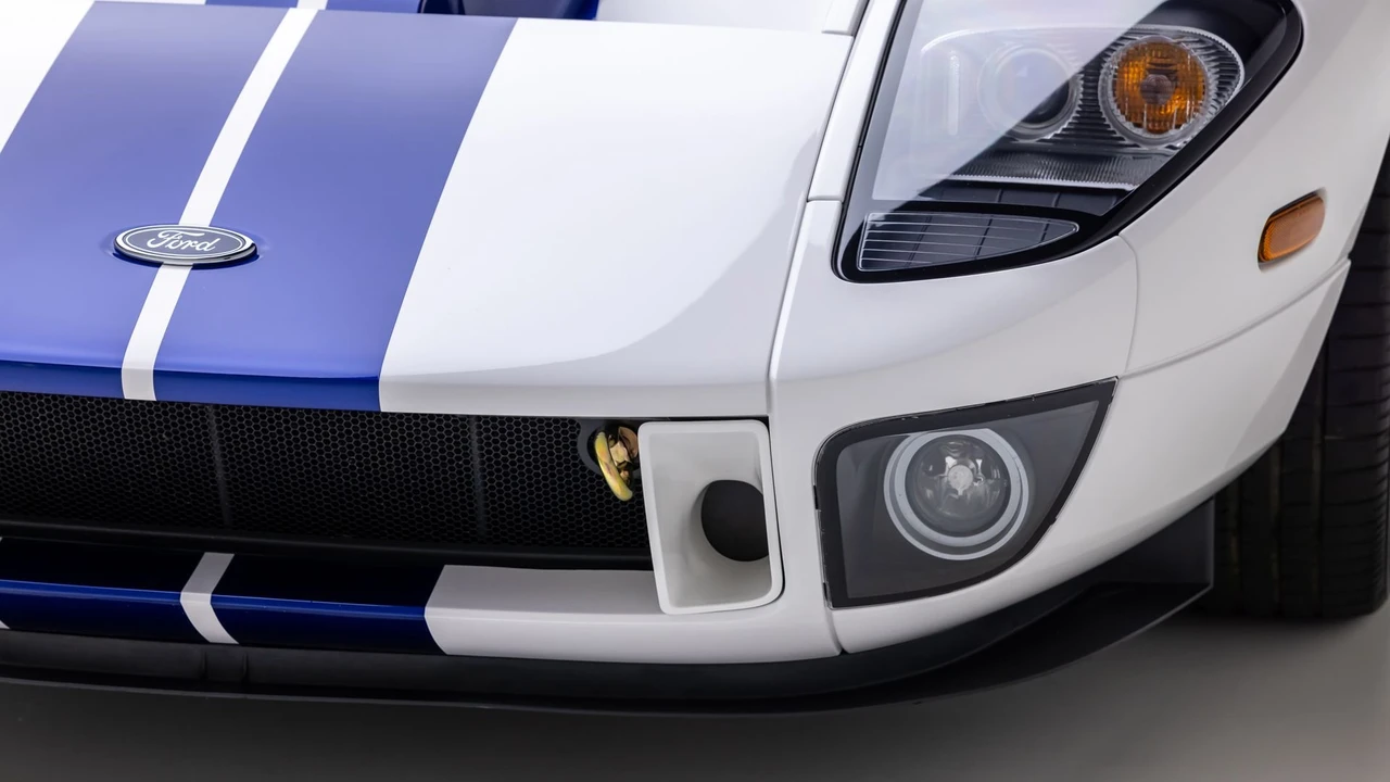 2005 Ford GT 1st Gen - Image 22 of 31