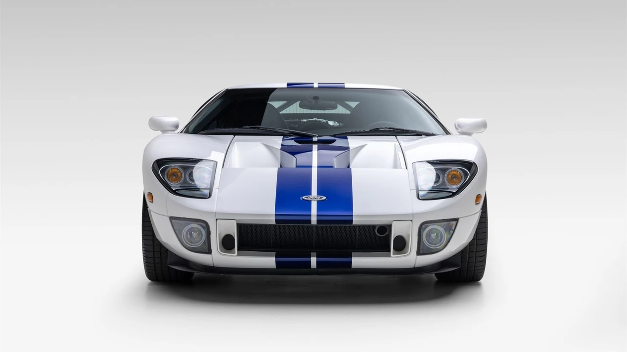 2005 Ford GT 1st Gen - Image 17 of 31