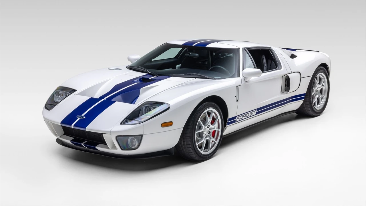 2005 Ford GT 1st Gen - Image 9 of 31