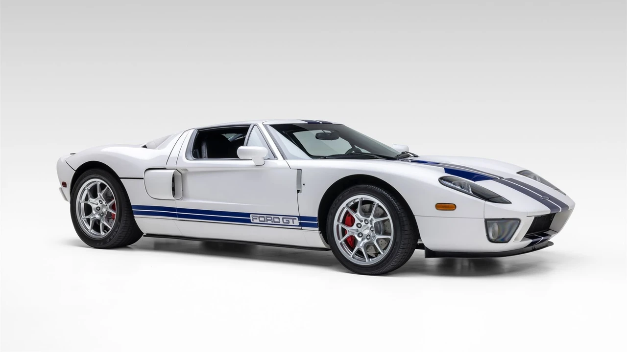 2005 Ford GT 1st Gen - Image 18 of 31