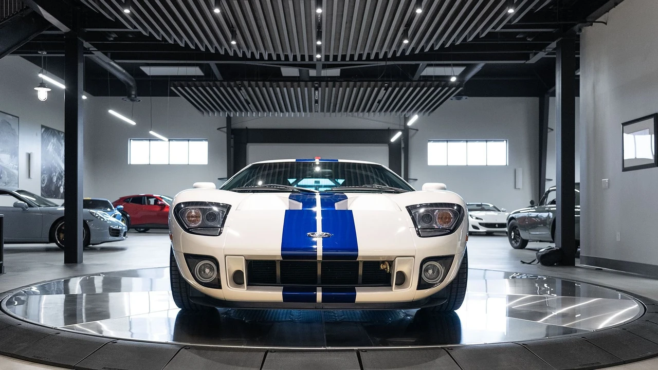 2005 Ford GT 1st Gen - Image 24 of 31
