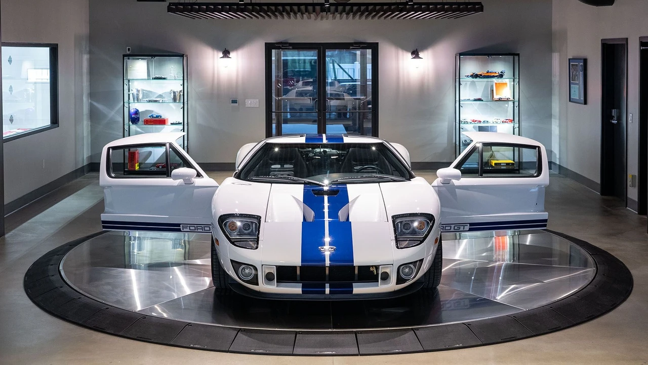 2005 Ford GT 1st Gen - Image 18 of 31
