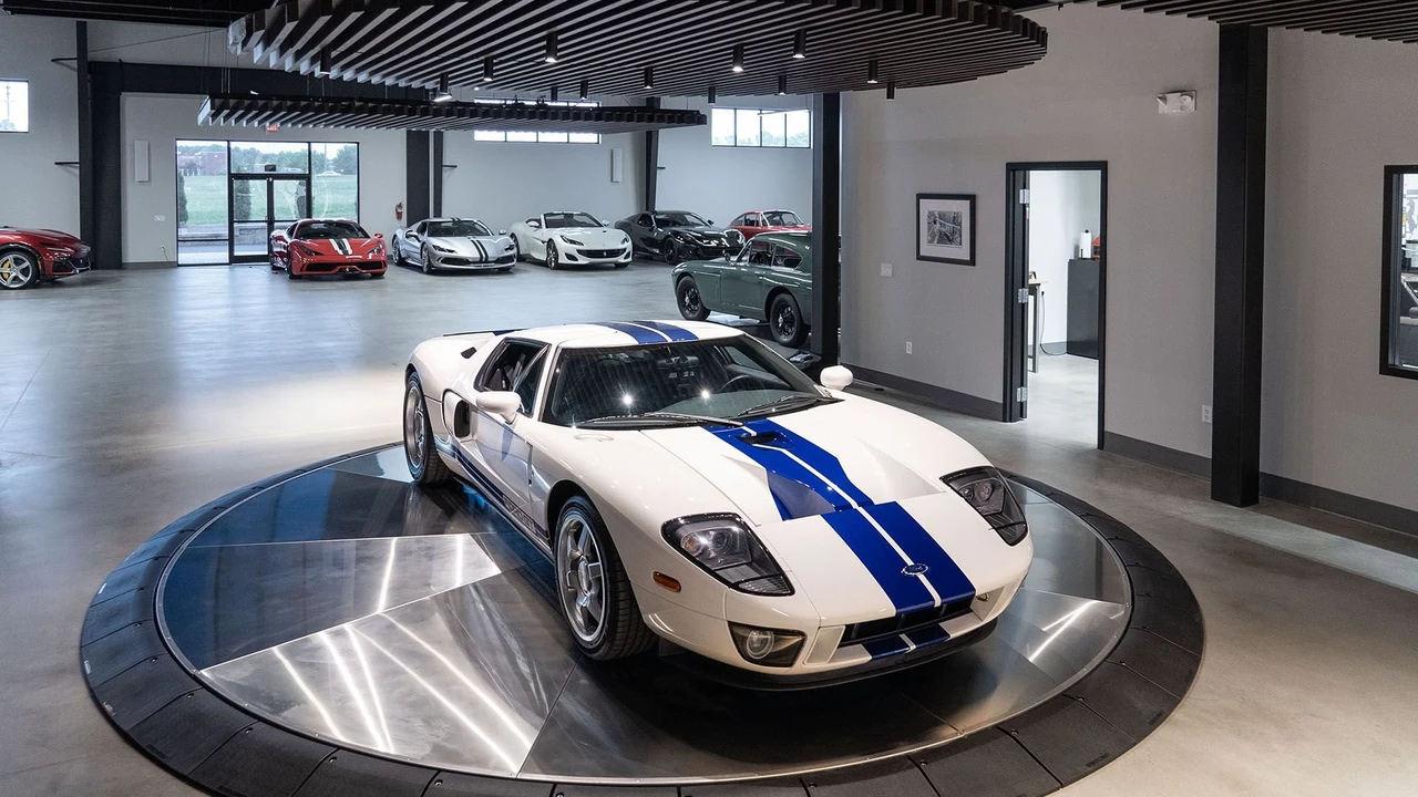 2005 Ford GT 1st Gen - Image 26 of 31