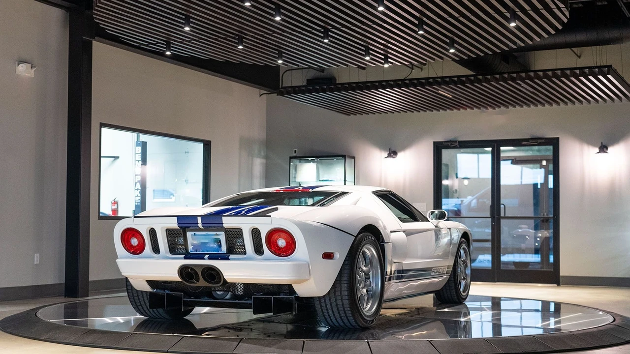 2005 Ford GT 1st Gen - Image 27 of 31