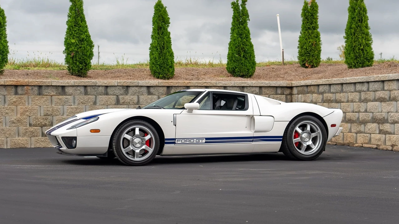 2005 Ford GT 1st Gen - Image 12 of 31