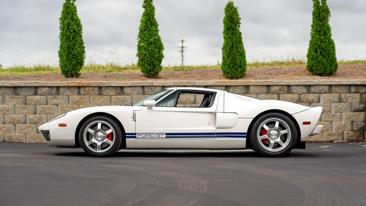 2005 Ford GT 1st Gen - Image 6 of 31