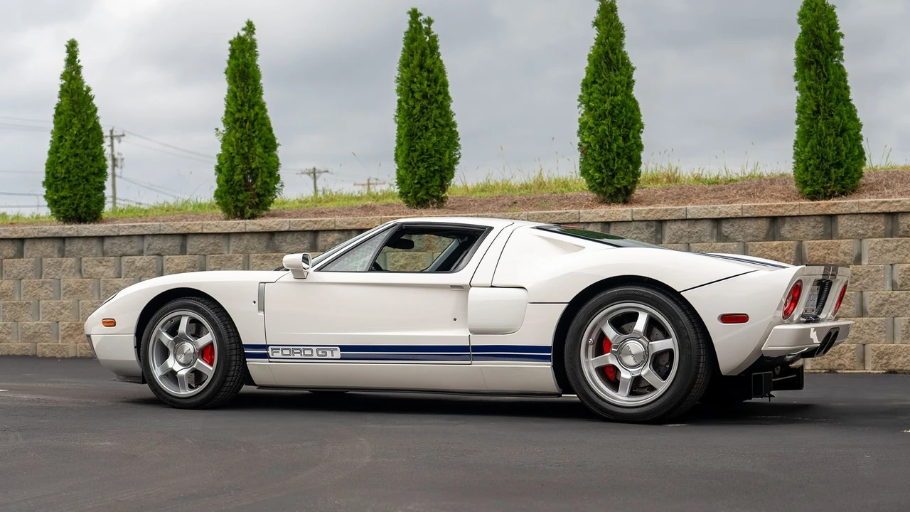 2005 Ford GT 1st Gen - Image 5 of 31