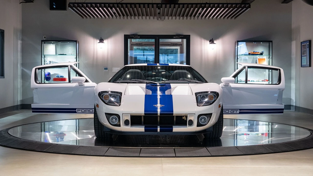 2005 Ford GT 1st Gen - Image 19 of 31