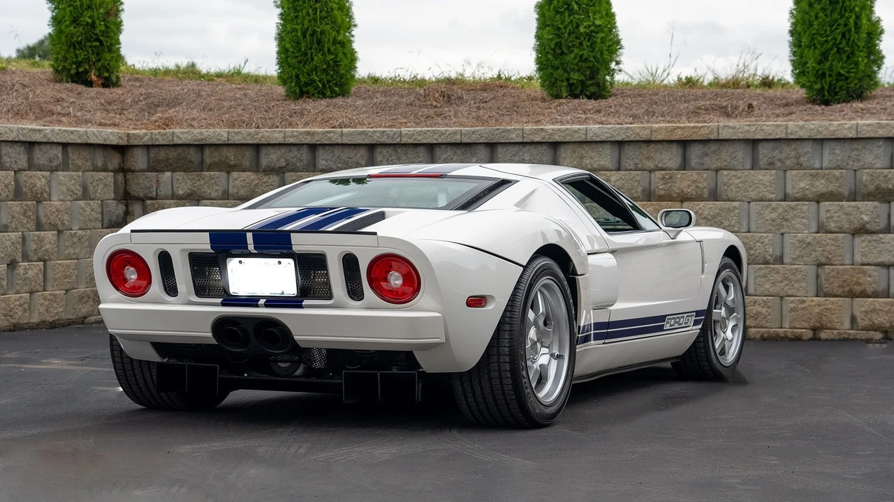 2005 Ford GT 1st Gen - Image 14 of 31