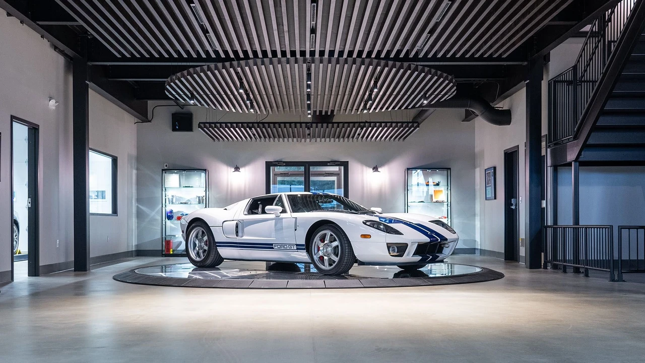 2005 Ford GT 1st Gen - Image 22 of 31