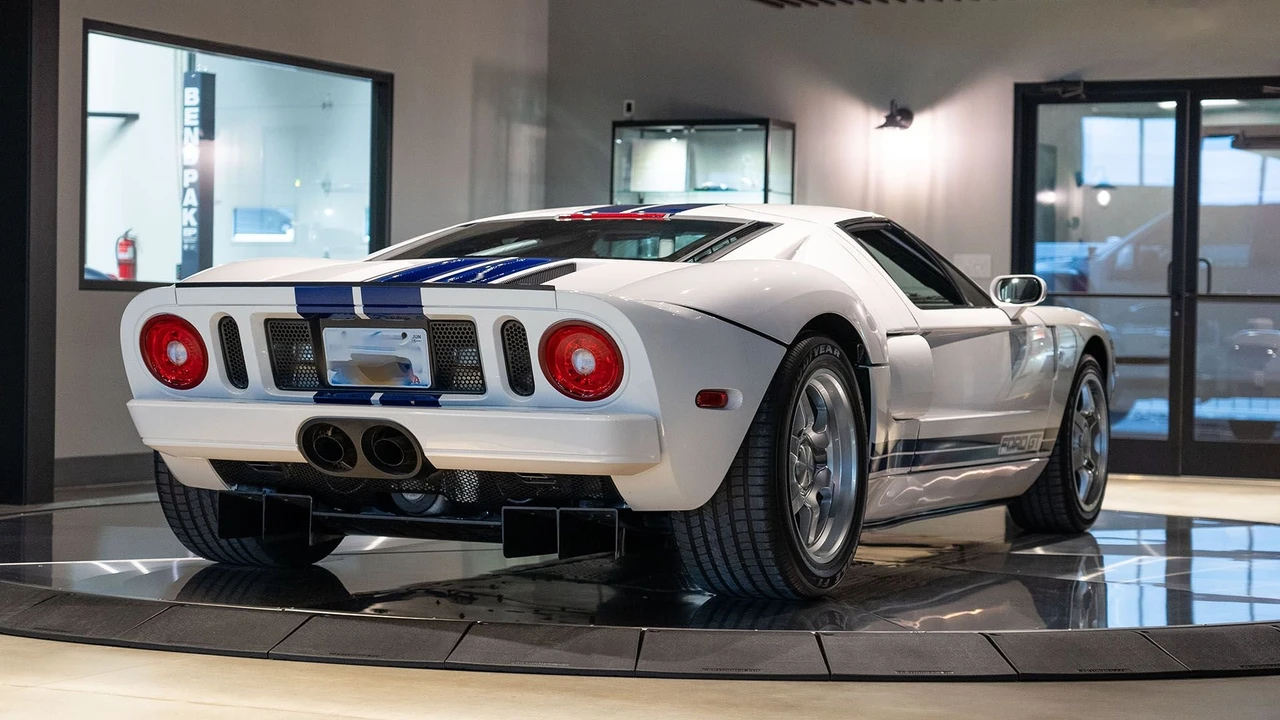 2005 Ford GT 1st Gen - Image 28 of 31