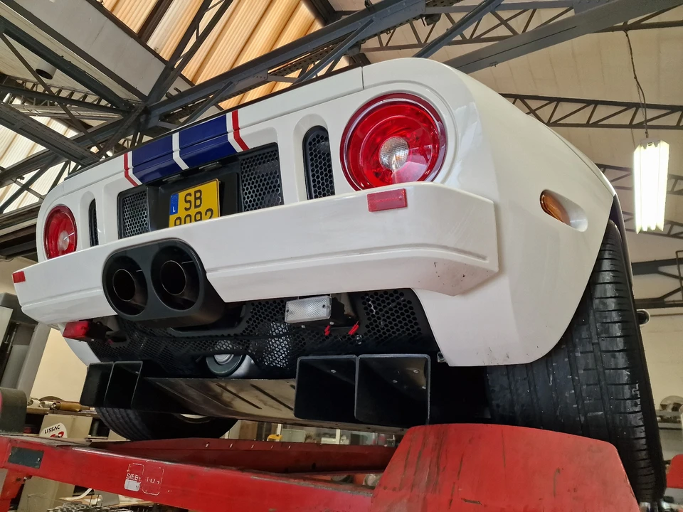 2005 Ford GT 1st Gen - Image 23 of 27