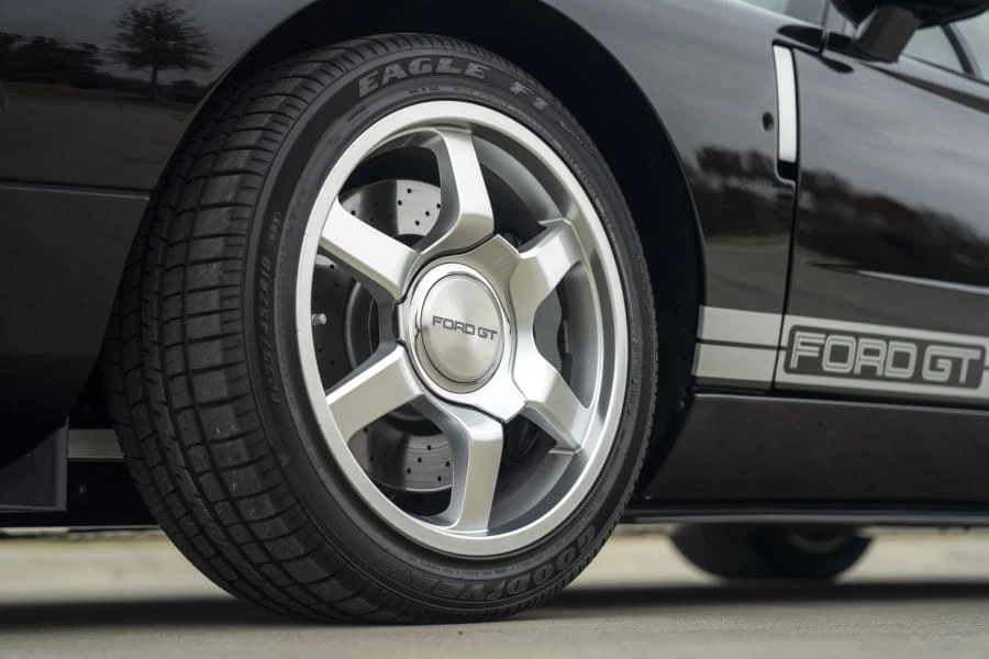 2005 Ford GT 1st Gen - Image 15 of 31