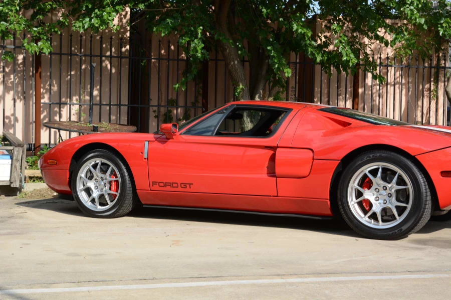 2005 Ford GT 1st Gen - Image 2 of 12