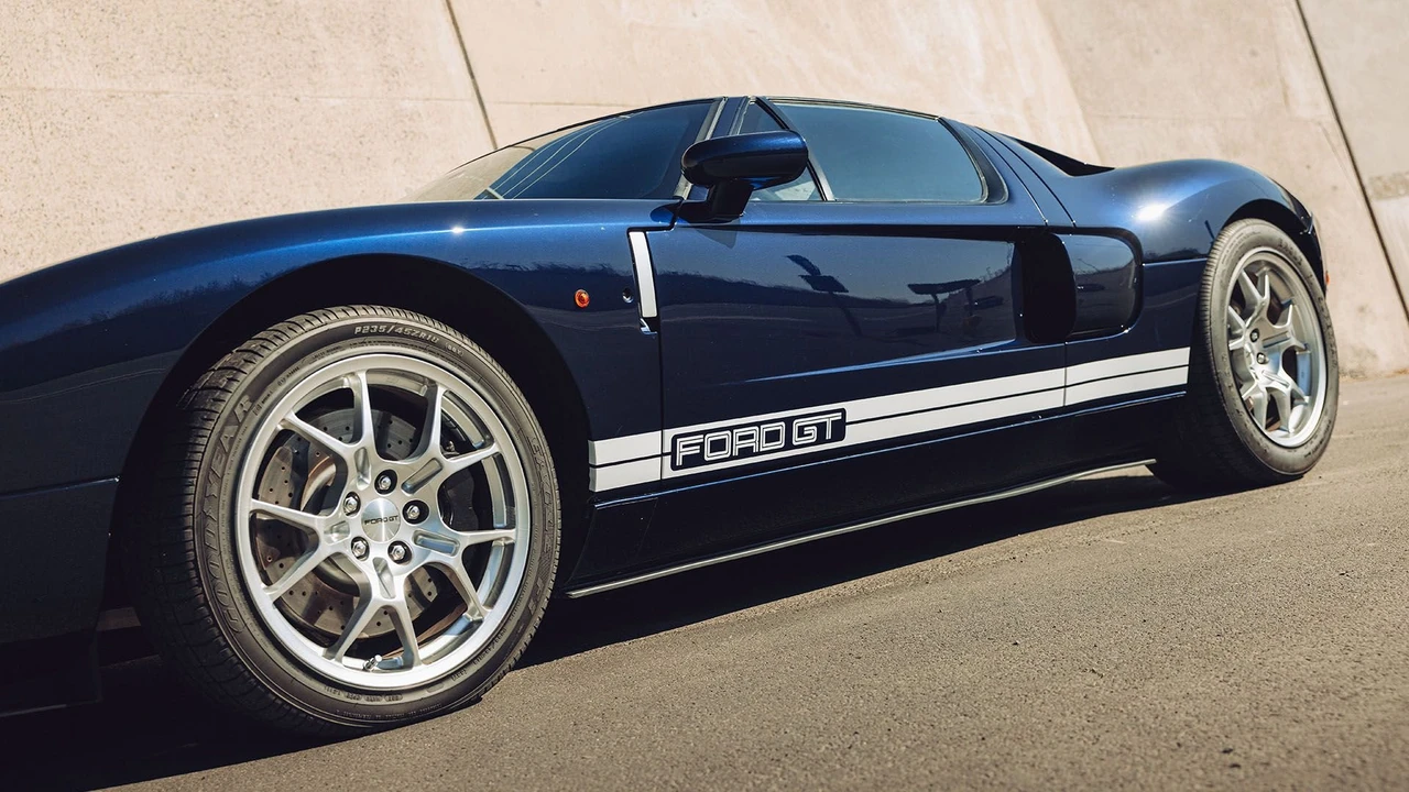 2005 Ford GT 1st Gen - Image 28 of 31
