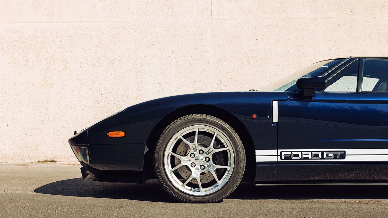 2005 Ford GT 1st Gen - Image 25 of 31