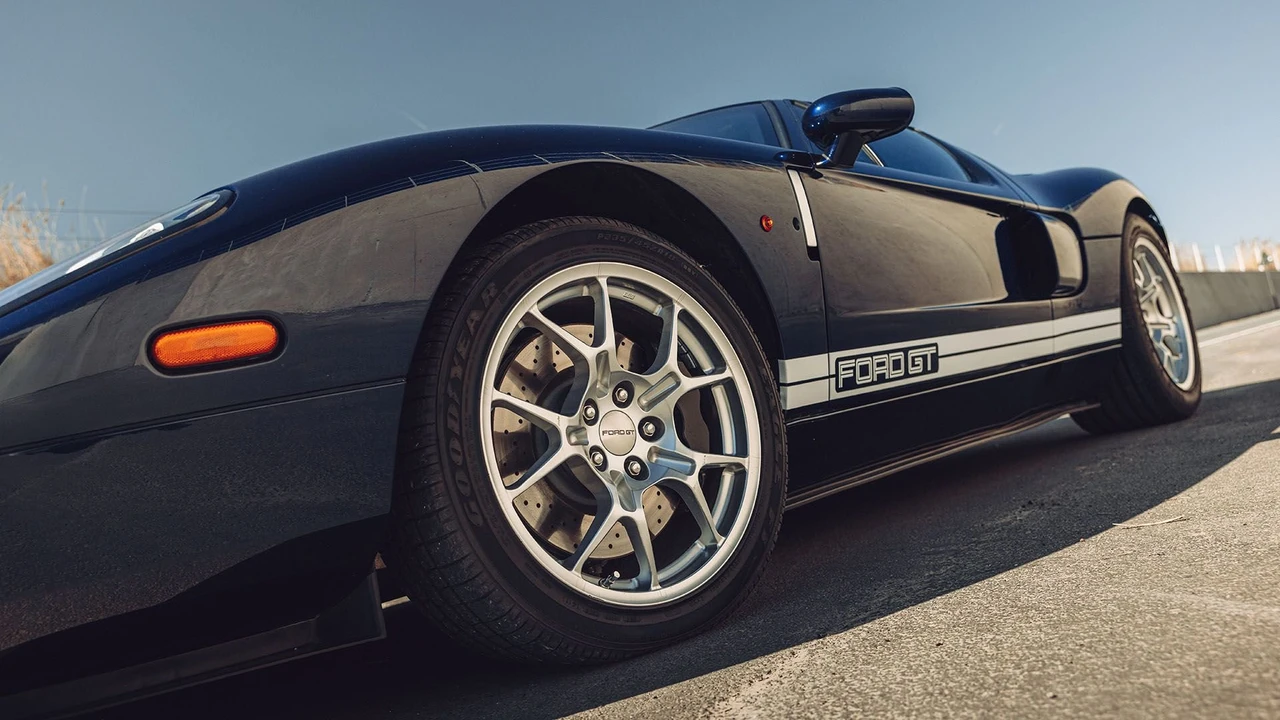 2005 Ford GT 1st Gen - Image 29 of 31