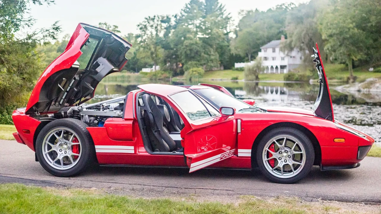 2005 Ford GT 1st Gen - Image 12 of 31