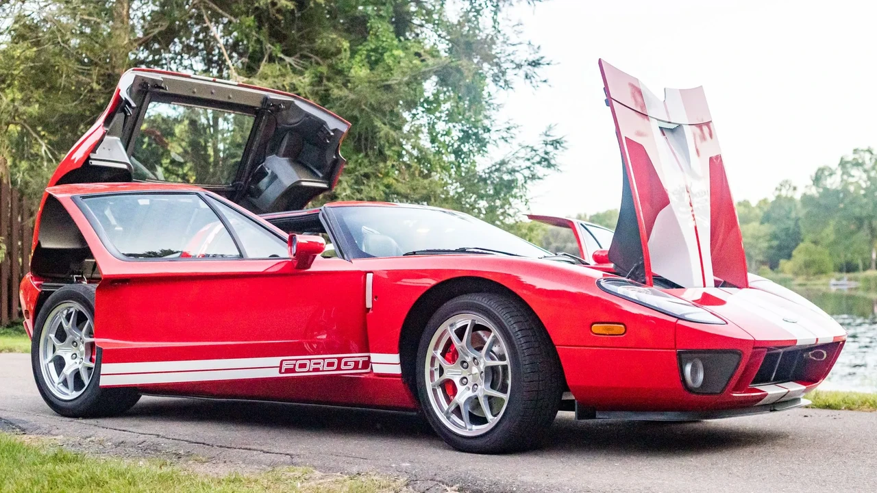 2005 Ford GT 1st Gen - Image 13 of 31