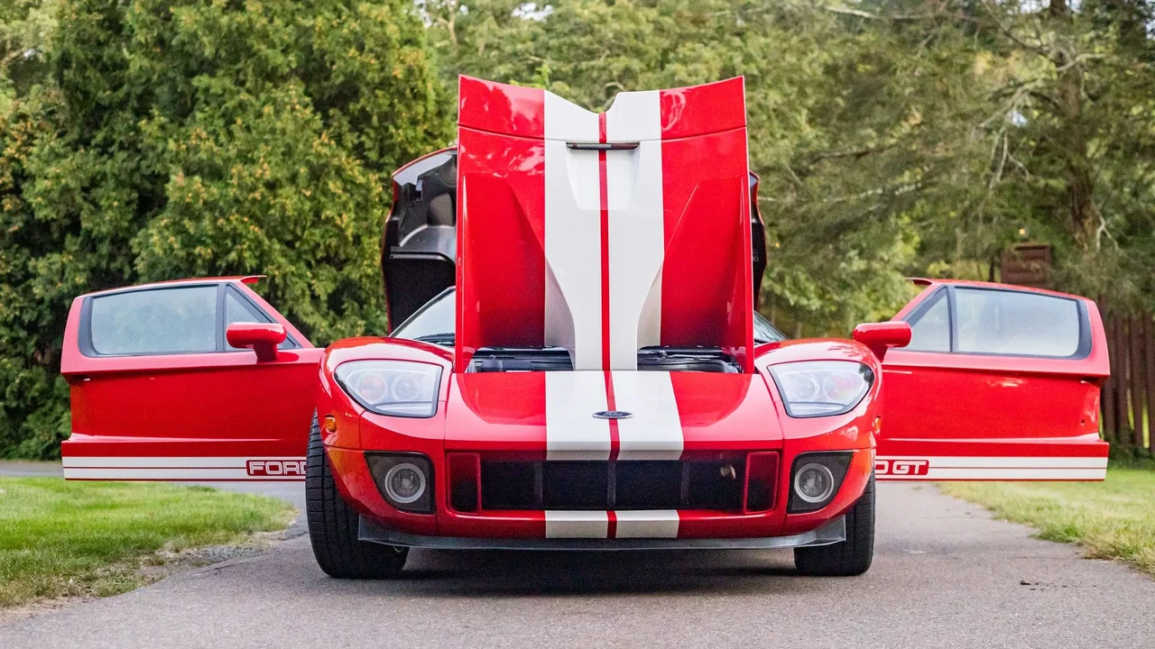 2005 Ford GT 1st Gen - Image 10 of 31