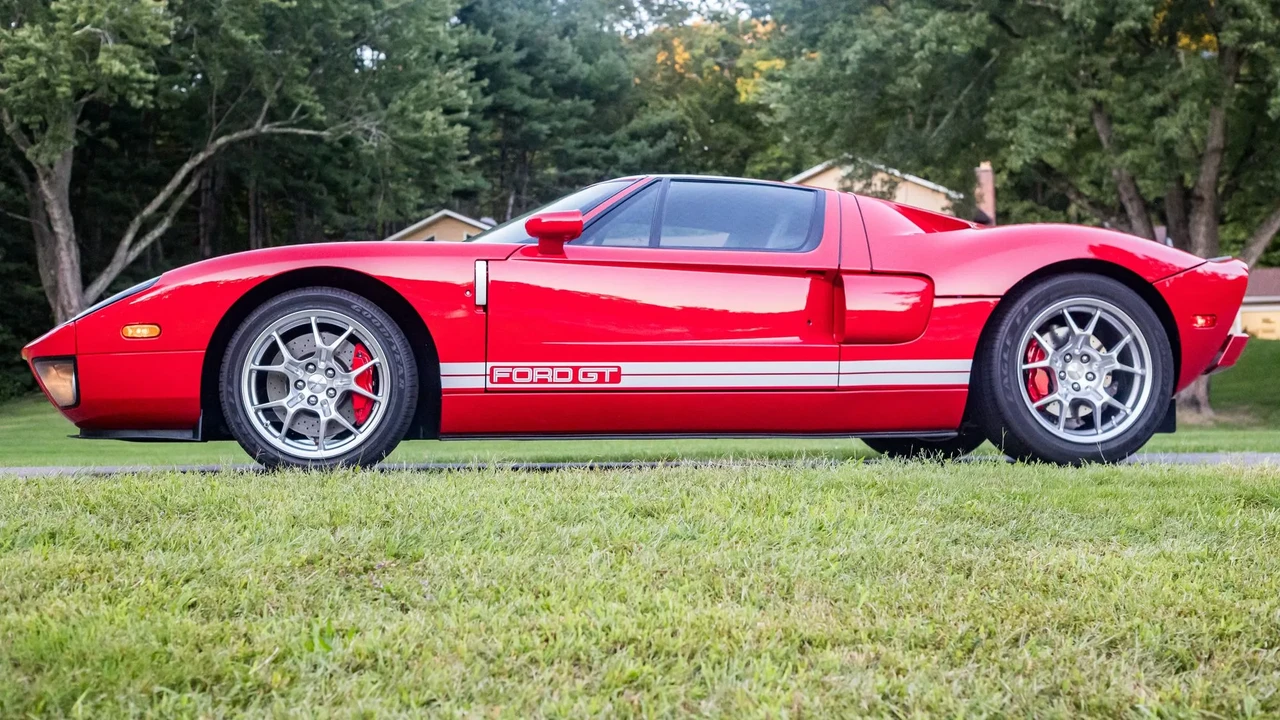 2005 Ford GT 1st Gen - Image 8 of 31