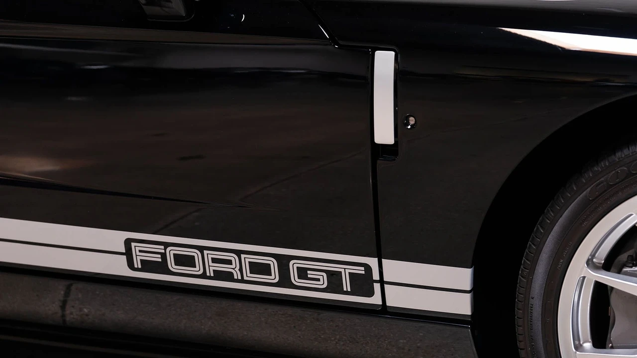 2005 Ford GT 1st Gen - Image 30 of 31