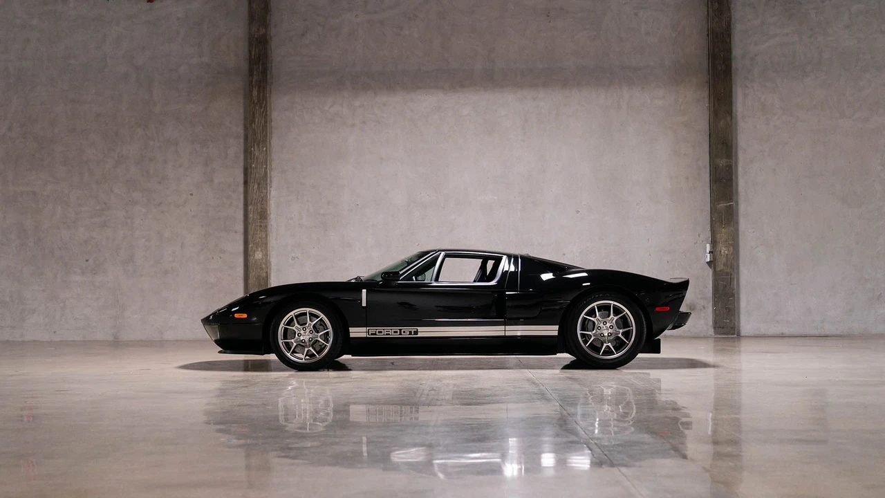 2005 Ford GT 1st Gen - Image 12 of 31