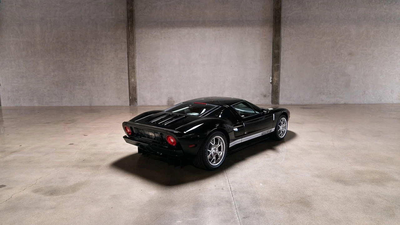 2005 Ford GT 1st Gen - Image 18 of 31