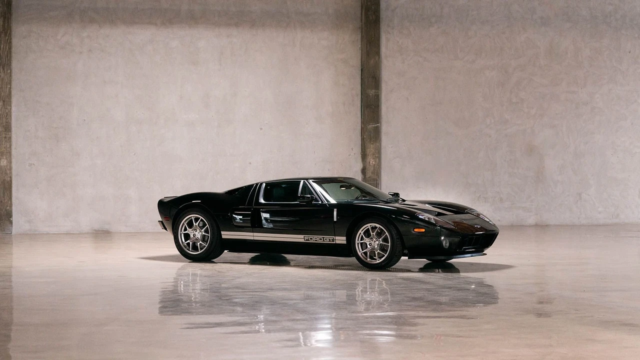 2005 Ford GT 1st Gen - Image 7 of 31