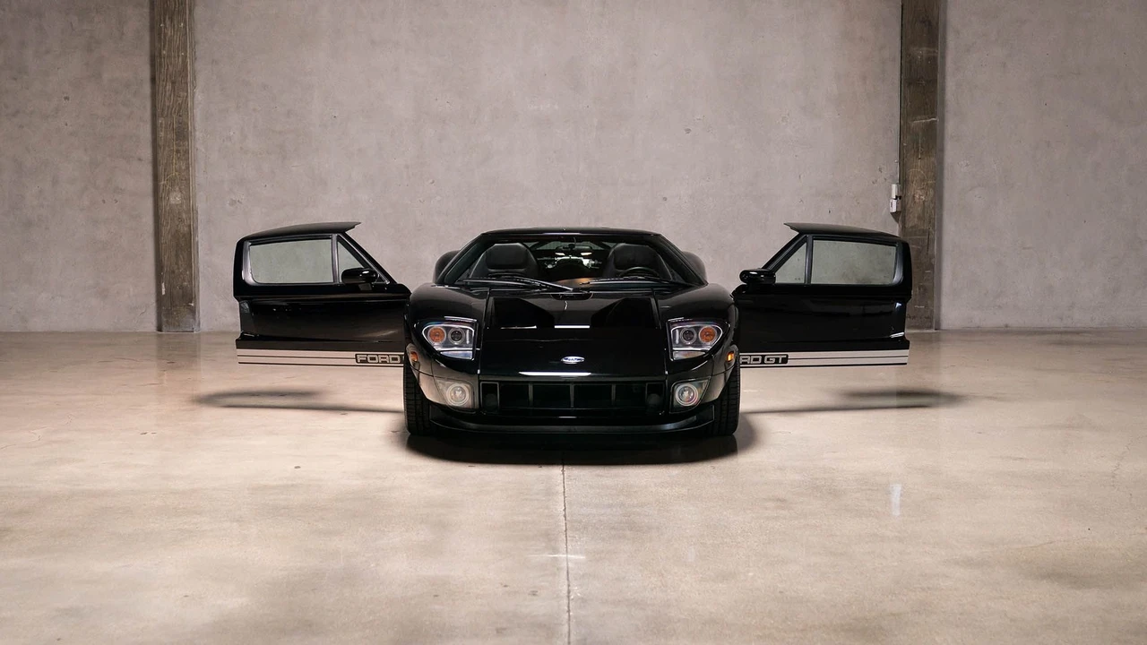 2005 Ford GT 1st Gen - Image 9 of 31