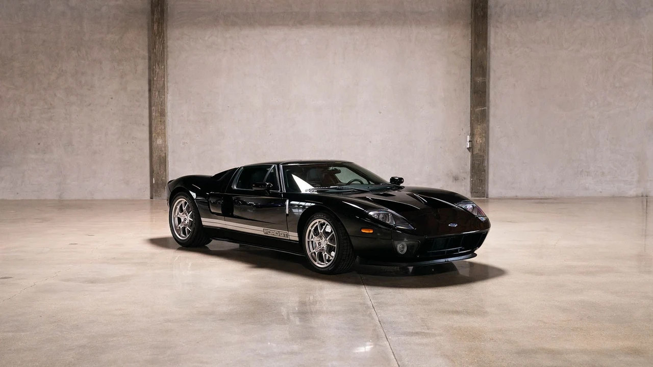 2005 Ford GT 1st Gen - Image 8 of 31