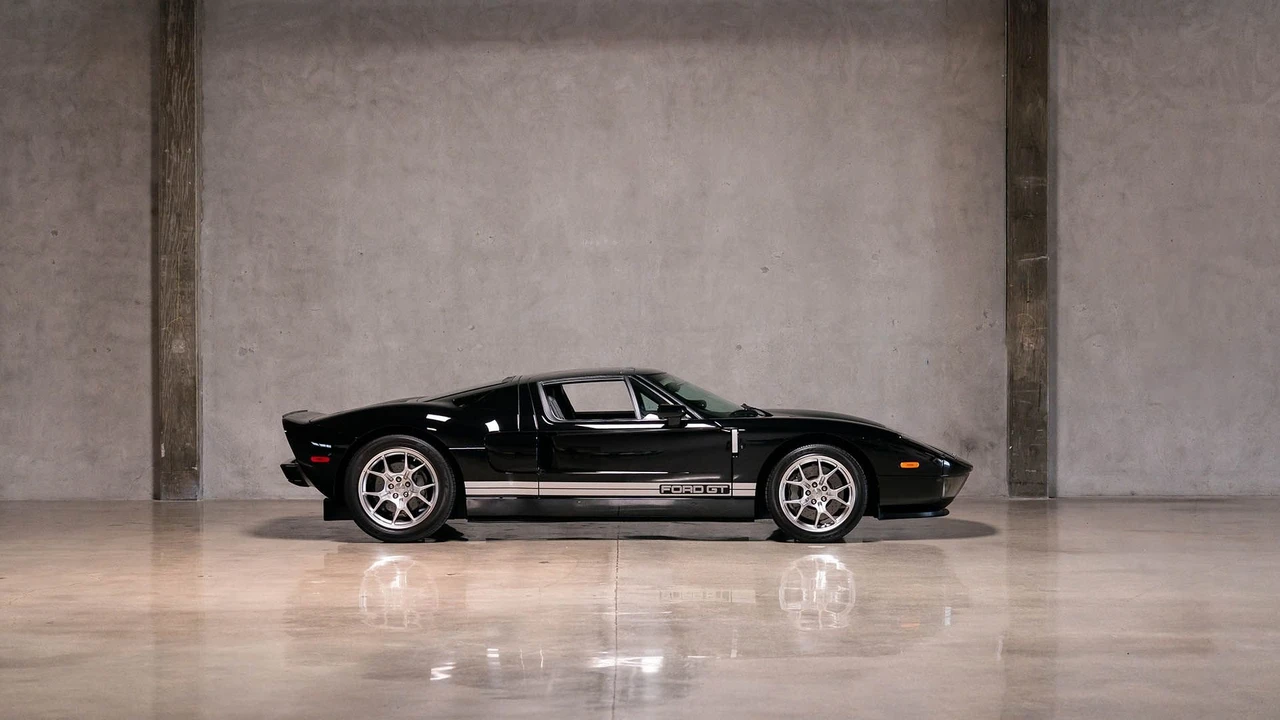 2005 Ford GT 1st Gen - Image 6 of 31