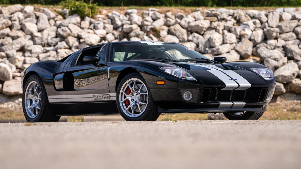 2005 Ford GT 1st Gen - Image 12 of 31