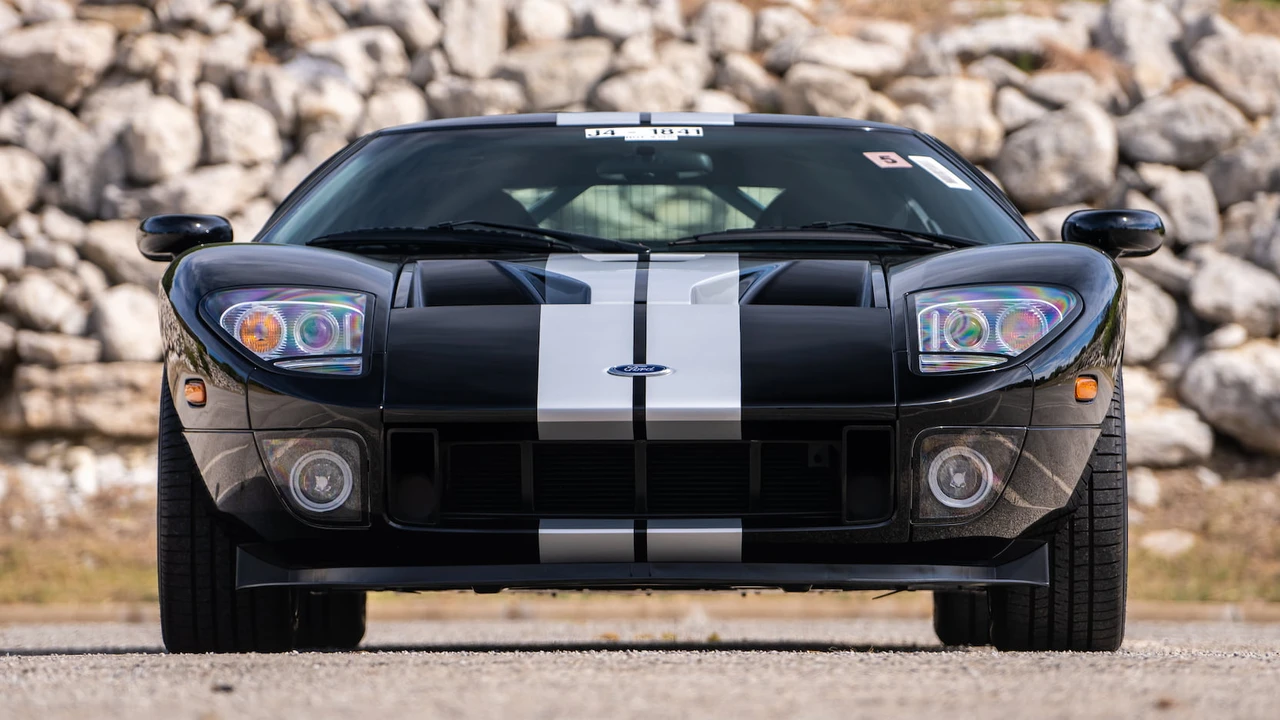 2005 Ford GT 1st Gen - Image 14 of 31
