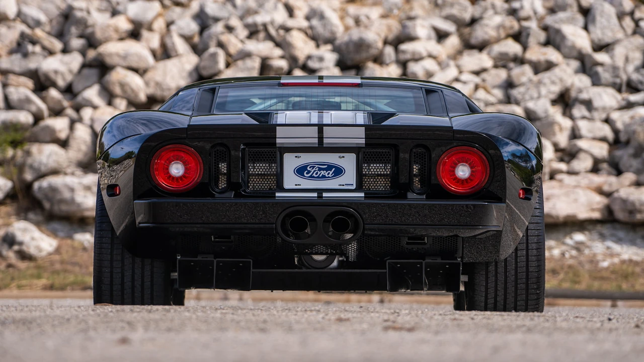 2005 Ford GT 1st Gen - Image 15 of 31